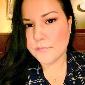 Meet your Posher, Yamilis